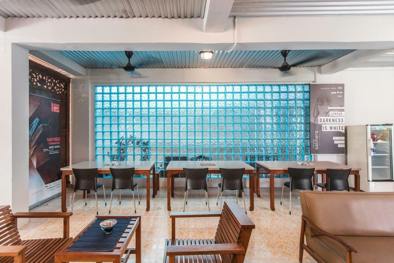 Hotel Oyo 1001 Pulo Art Space Near Ciranjang Ent Hospital