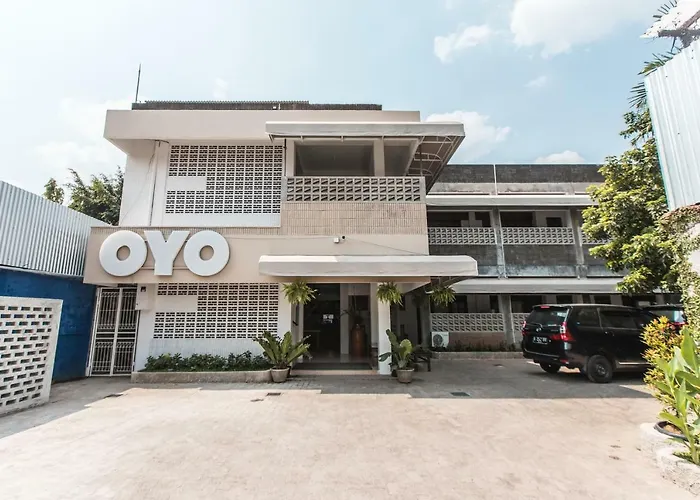 Oyo 1001 Pulo Art Space Near Ciranjang Ent Hospital