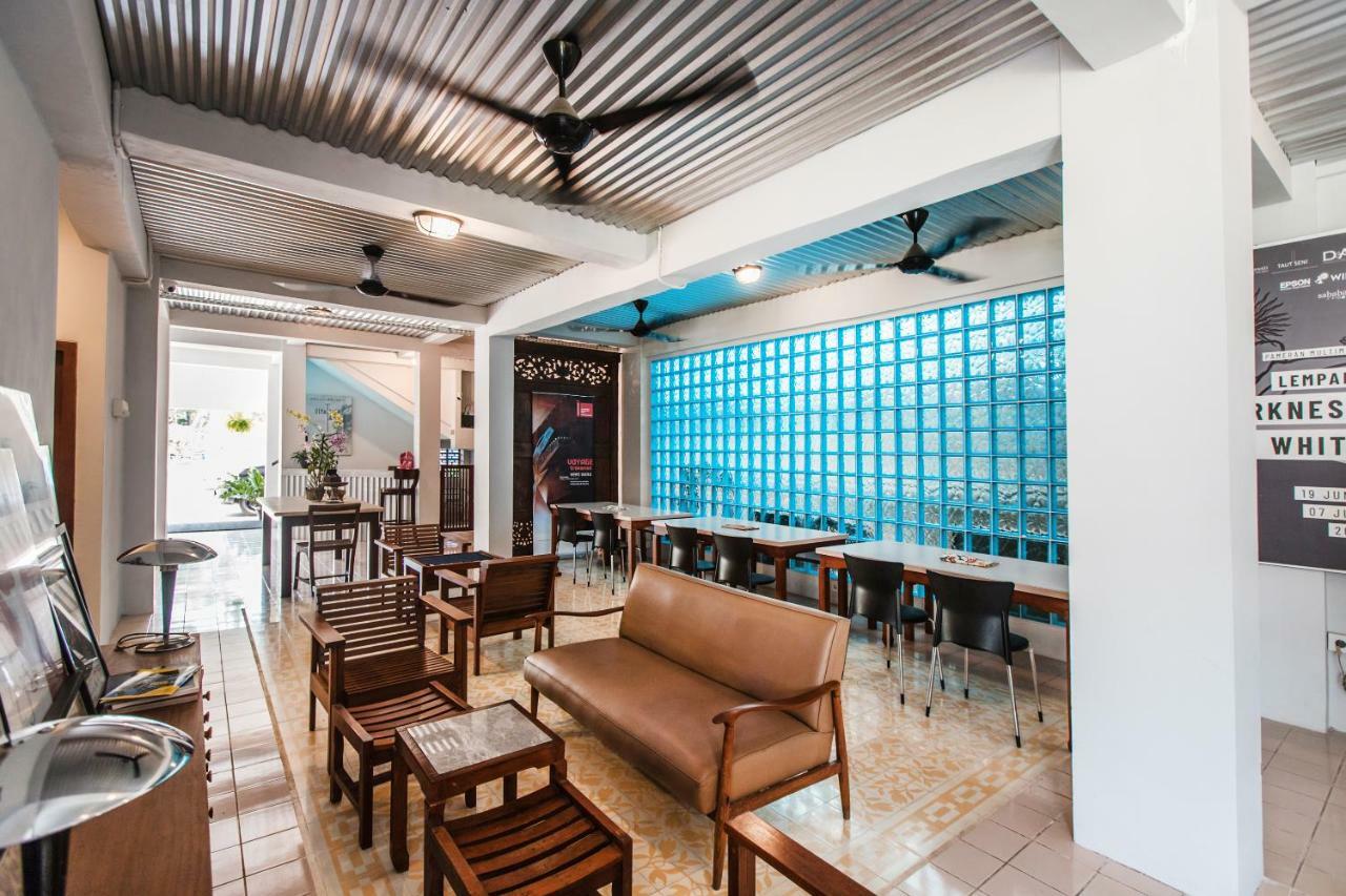 Oyo 1001 Pulo Art Space Near Ciranjang Ent Hospital Hotel 2*